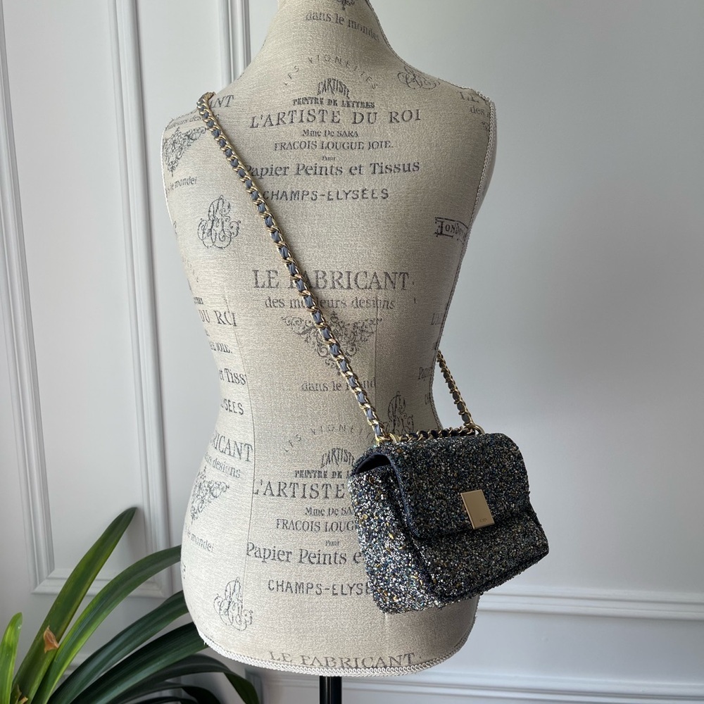 Elegant Tweed Chain Bag